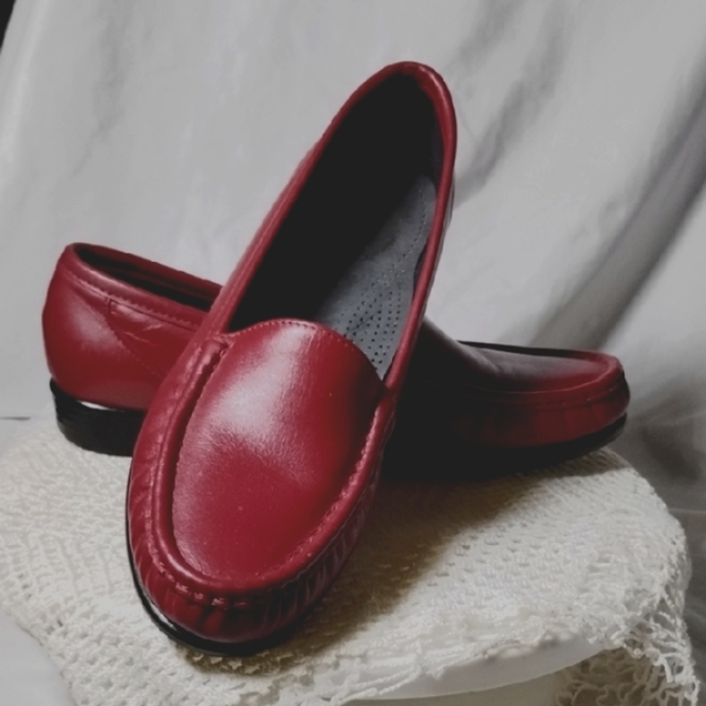 SAS Tripad Comfort Foot Bed Narrow Loafers 7.5 N Deep Red